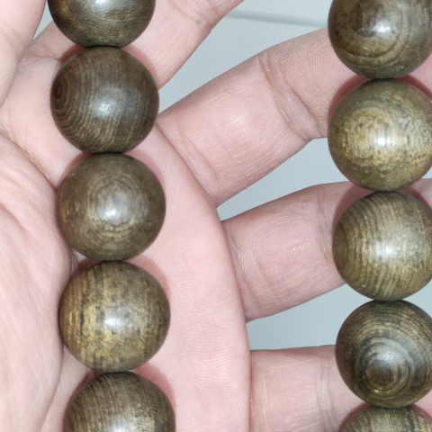 古玩雜項老料,金絲楠木陰沉木手串拍賣,當前價格1300元