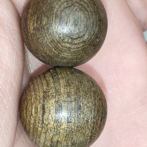 古玩雜項老料,金絲楠木陰沉木手串拍賣,當前價格1300元