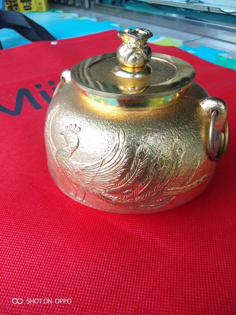 古玩銅器現(xiàn)代日本鎏金茶釜拍賣，當(dāng)前價(jià)格465元