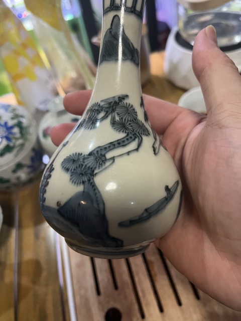 古玩陶瓷青花山水風景紋瓶拍賣,當前價格12000元
