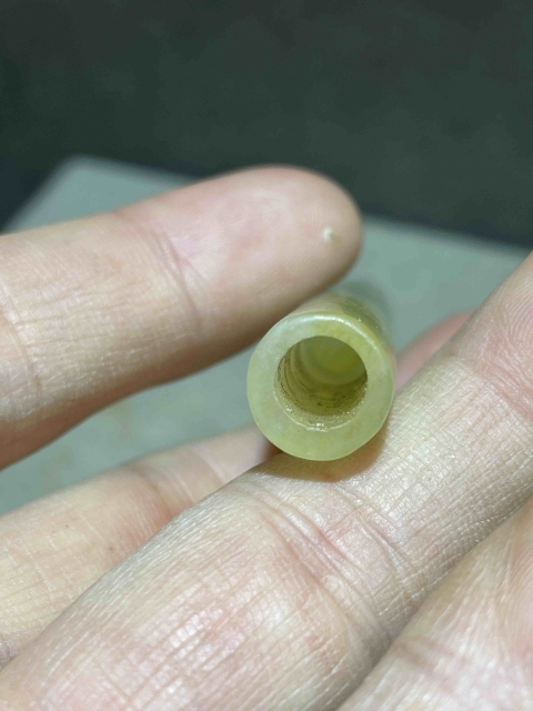 古玩玉器翡翠雕“素紋翎管”拍賣，當前價格1800元