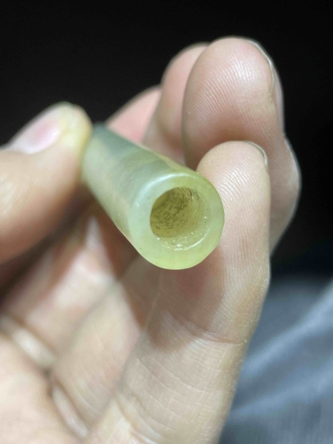 古玩玉器翡翠雕“素紋翎管”拍賣，當前價格1800元