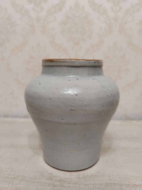 古玩陶瓷明晚期甜白釉罐拍賣,當(dāng)前價(jià)格888元