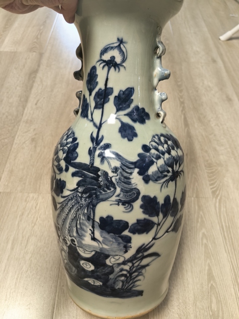 古玩陶瓷豆青釉青花瓶拍賣,當前價格3000元