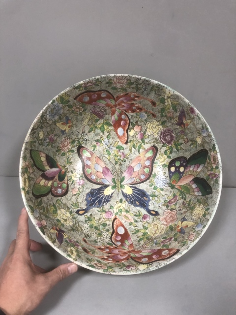中国美術 古玩 粉彩花卉蝶々紋樣皿 域鉴古玩】花蝶纹粉彩碗鉴定结果_花蝶纹粉彩碗真假鉴别
