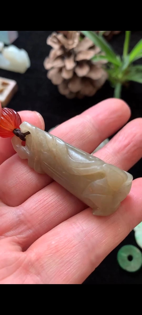 古玩玉器明代和田玉凌霄花墜拍賣,當前價格9000元