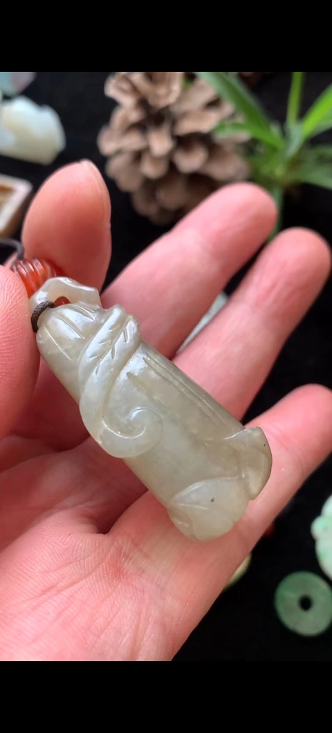 古玩玉器明代和田玉凌霄花墜拍賣,當前價格9000元