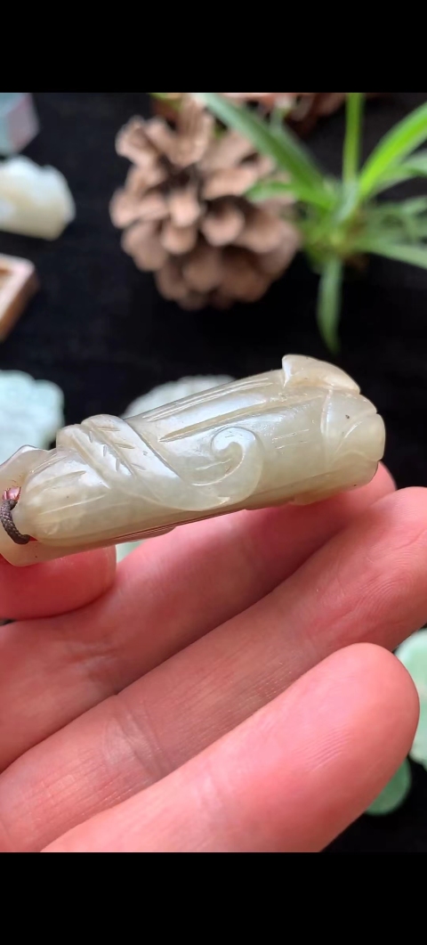 古玩玉器明代和田玉凌霄花墜拍賣,當前價格9000元