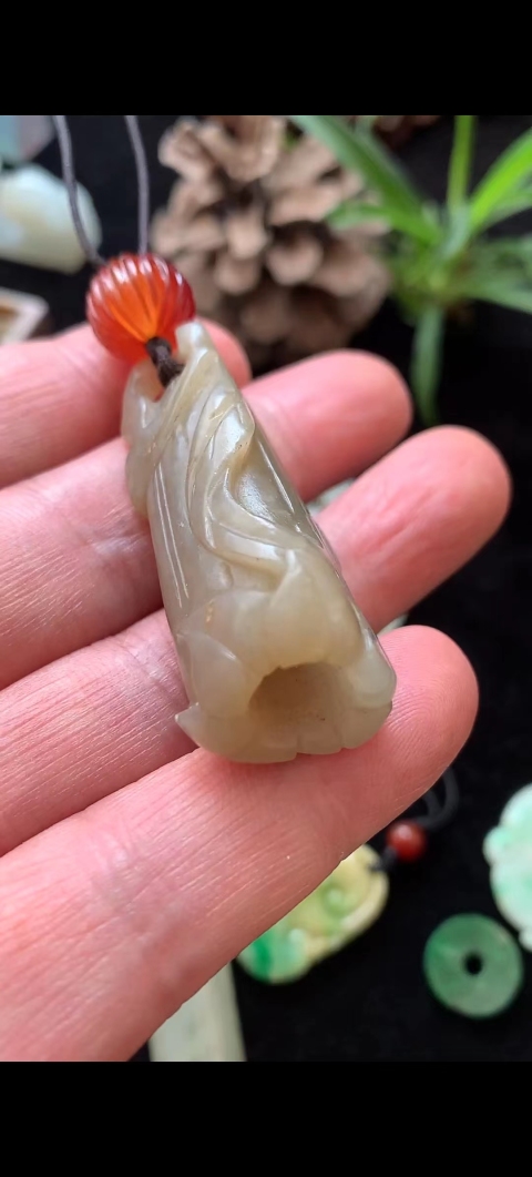 古玩玉器明代和田玉凌霄花墜拍賣,當前價格9000元