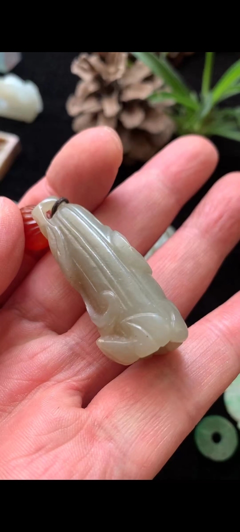 古玩玉器明代和田玉凌霄花墜拍賣,當前價格9000元