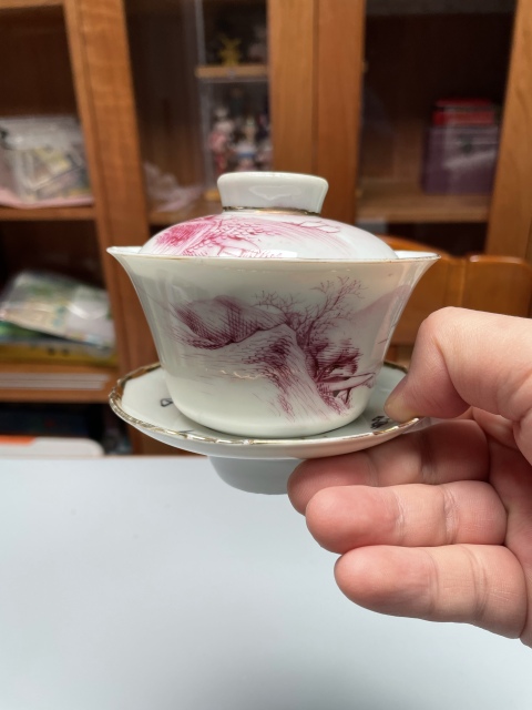 古玩陶瓷精品民窯 民國·胭脂紅山水三才蓋碗拍賣,當前價格550元