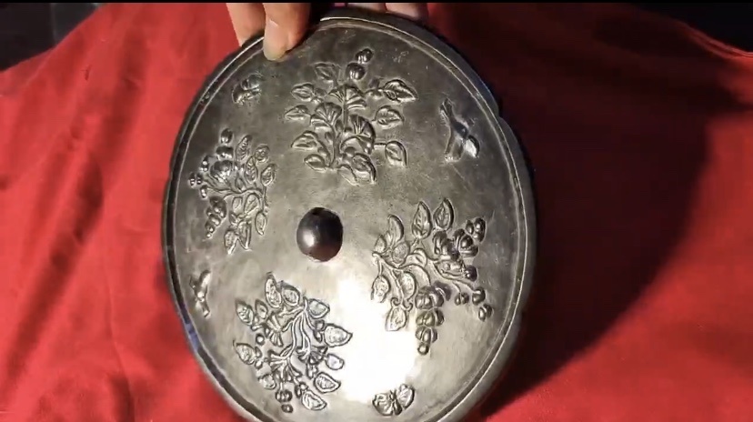 古玩銅器唐代·飛鳥花卉紋鏡拍賣，當(dāng)前價格46000元