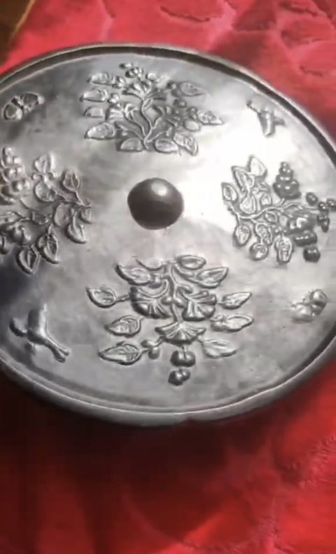 古玩銅器唐代·飛鳥花卉紋鏡拍賣，當(dāng)前價格46000元