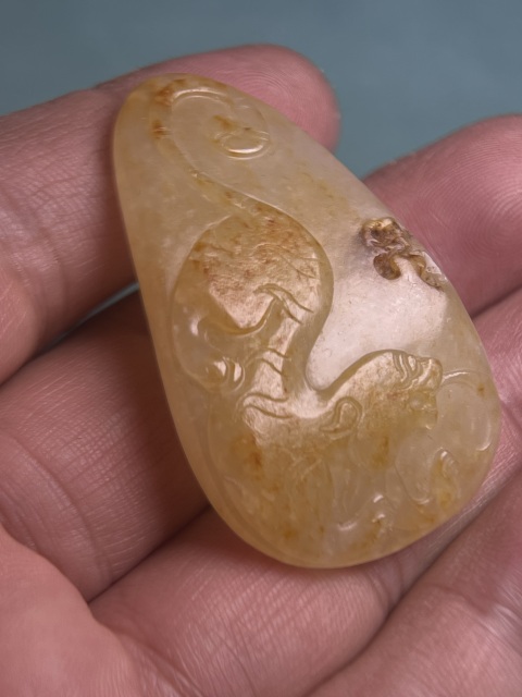 古玩玉器籽料留皮雕下山虎牌子拍賣,當前價格4800元