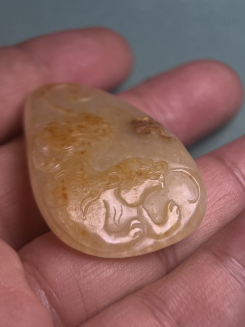 古玩玉器籽料留皮雕下山虎牌子拍賣,當前價格4800元