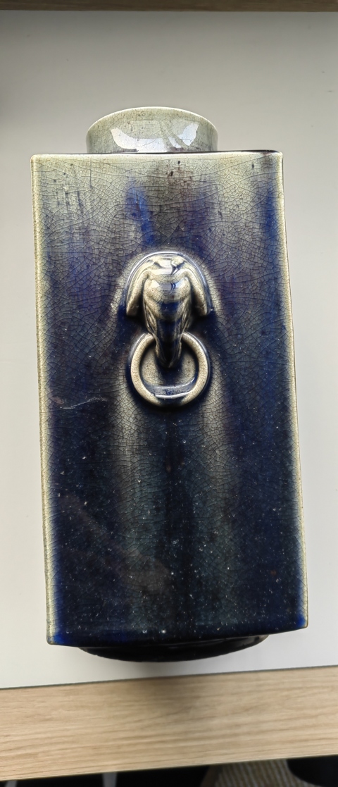 古玩陶瓷乾隆·窯變紅釉仿官象耳琮式瓶拍賣,當前價格45000元