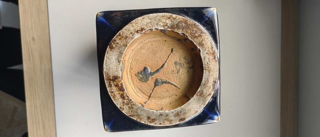 古玩陶瓷乾隆·窯變紅釉仿官象耳琮式瓶拍賣,當前價格45000元