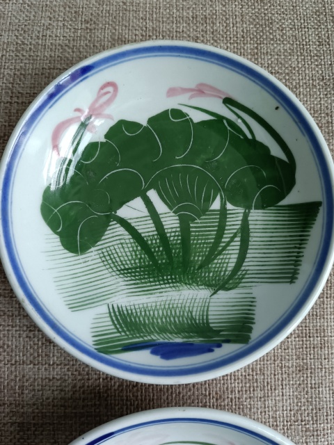 古玩陶瓷青花釉下彩荷花紋盤拍賣，當前價格198元