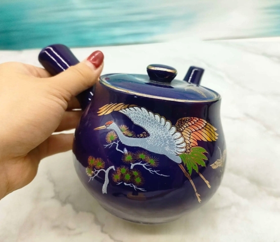 古玩陶瓷藍釉彩瓷鶴紋側把壺拍賣，當前價格298元