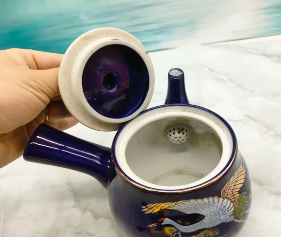 古玩陶瓷藍釉彩瓷鶴紋側把壺拍賣，當前價格298元