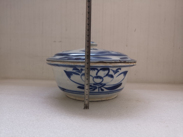古玩陶瓷清代花卉紋青花蓋盆拍賣，當前價格1600元