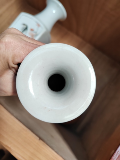 古玩陶瓷粉彩人物故事紋雙耳瓶拍賣,當前價格1800元