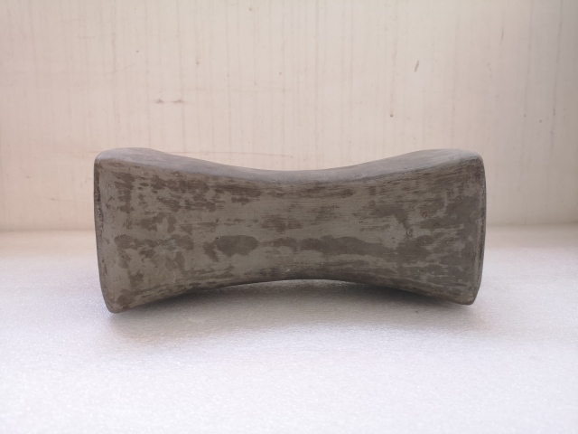 古玩陶瓷明末清初灰陶枕拍賣,當前價格850元