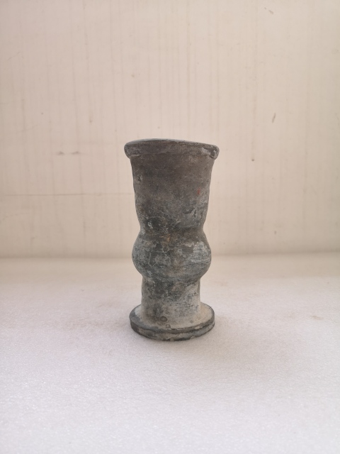 古玩陶瓷明末清初灰陶花觚拍賣，當前價格550元