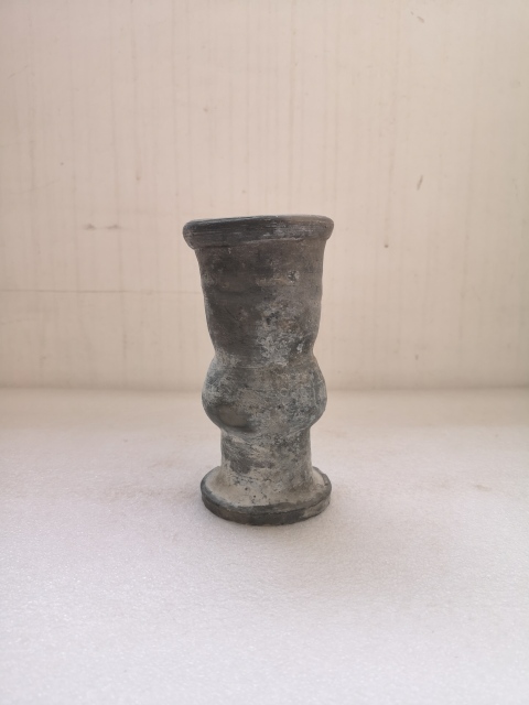 古玩陶瓷明末清初灰陶花觚拍賣，當前價格550元