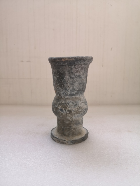 古玩陶瓷明末清初灰陶花觚拍賣，當前價格550元