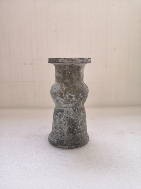 古玩陶瓷明末清初灰陶花觚拍賣，當前價格550元