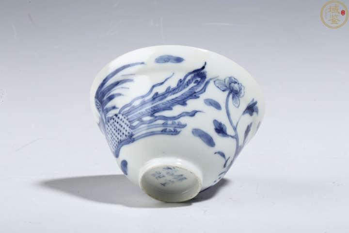 古玩陶瓷晚清青花鳳穿牡丹紋茶碗拍賣，當前價格6800元