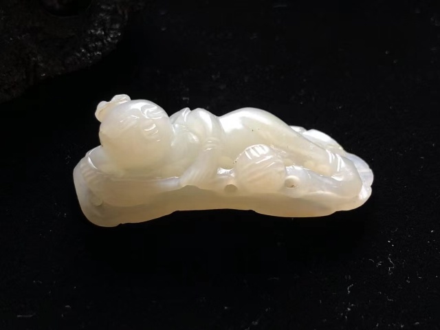 古玩玉器清中期和田一級白玉女主守業掛件拍賣，當前價格14000元