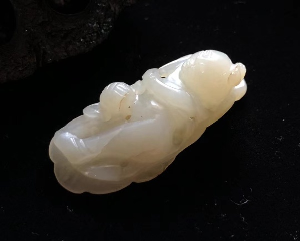 古玩玉器清中期和田一級白玉女主守業掛件拍賣，當前價格14000元