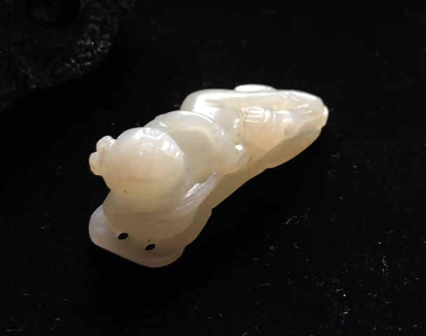 古玩玉器清中期和田一級白玉女主守業掛件拍賣，當前價格14000元