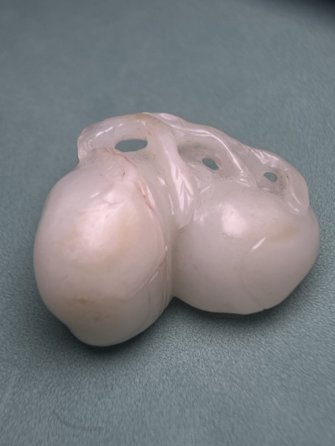 古玩玉器清代籽料雙桃拍賣,當前價格28800元
