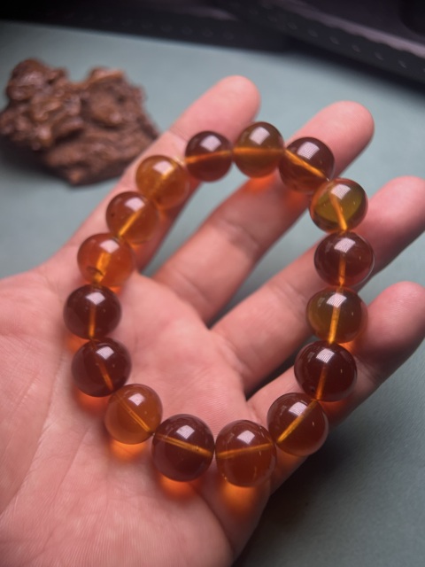 古玩玉器撫順礦珀手鏈拍賣,當前價格5600元