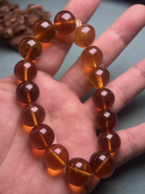 古玩玉器撫順礦珀手鏈拍賣,當前價格5600元