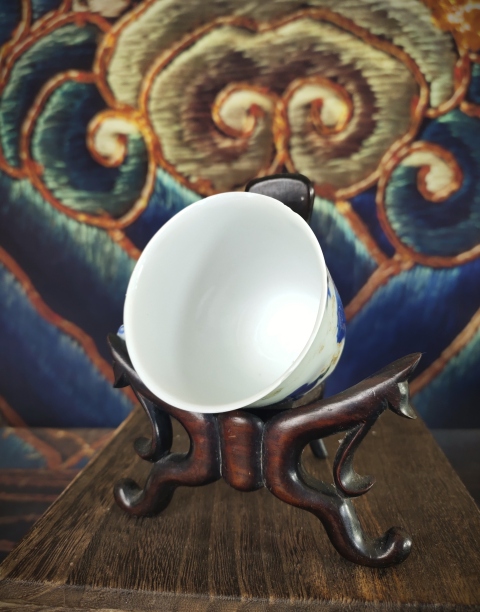 古玩陶瓷【佳士得原標(biāo)簽精品】南京號清早三代青花礬紅描金洞石花卉紋杯碟一套拍賣，當(dāng)前價格5680元