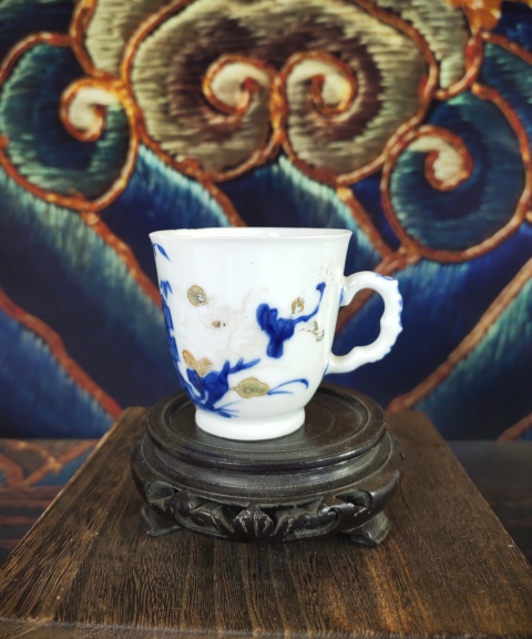 古玩陶瓷【佳士得原標(biāo)簽精品】南京號清早三代青花礬紅描金洞石花卉紋杯碟一套拍賣，當(dāng)前價格5680元