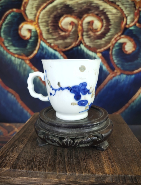 古玩陶瓷【佳士得原標(biāo)簽精品】南京號清早三代青花礬紅描金洞石花卉紋杯碟一套拍賣，當(dāng)前價格5680元