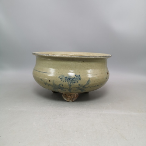 古玩陶瓷明代花卉紋青花爐拍賣,當(dāng)前價格26000元
