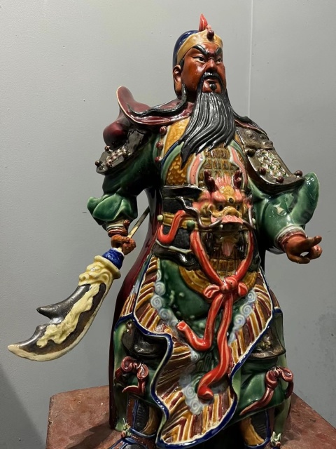 古玩陶瓷【凜凜關圣·武韻千秋】關二爺塑像拍賣，當前價格1800元
