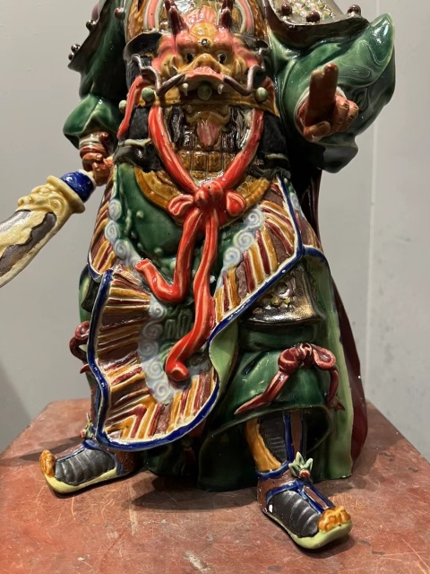 古玩陶瓷【凜凜關圣·武韻千秋】關二爺塑像拍賣，當前價格1800元
