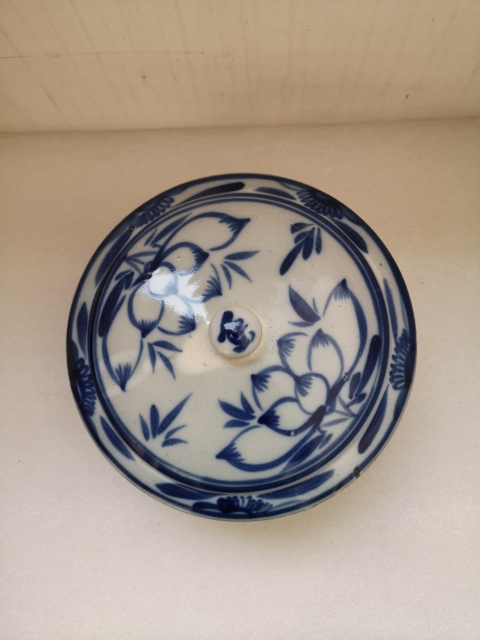 古玩陶瓷清代花卉紋青花蓋盆拍賣，當前價格1600元