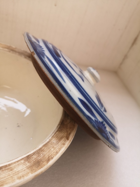 古玩陶瓷清代花卉紋青花蓋盆拍賣，當前價格1600元