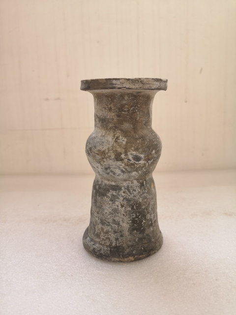 古玩陶瓷明末清初灰陶花觚拍賣，當前價格550元
