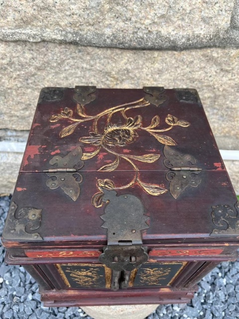 古玩雜項清代梳妝臺拍賣,當前價格2980元