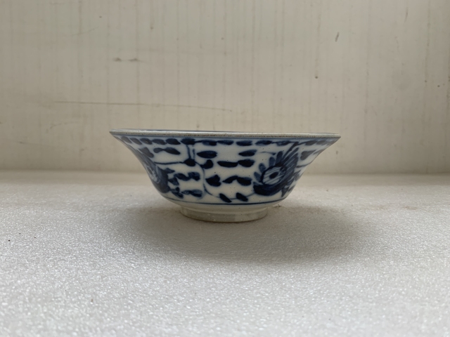 古玩陶瓷清中期花卉紋青花碗拍賣,當前價格680元