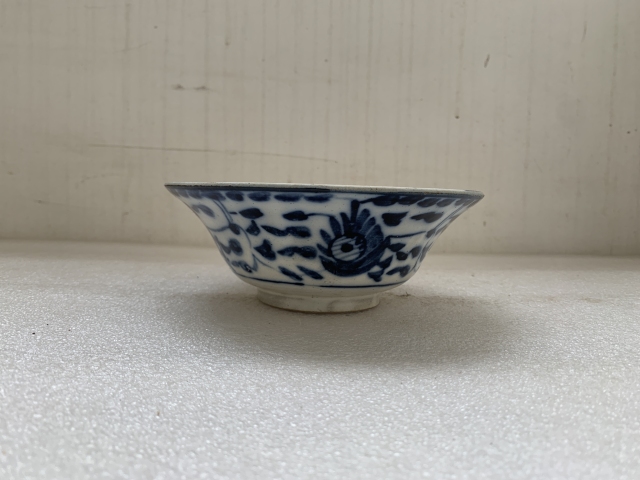 古玩陶瓷清中期花卉紋青花碗拍賣,當前價格680元
